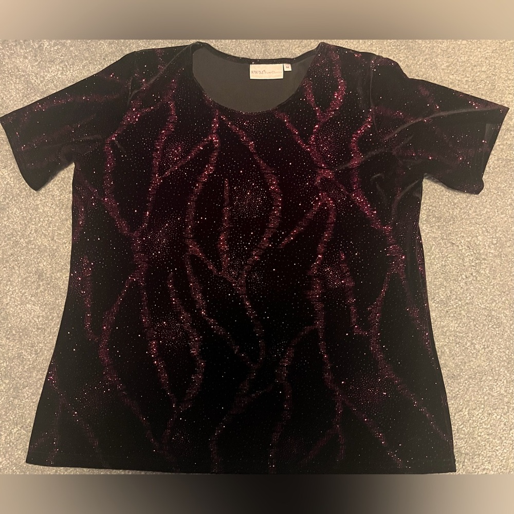 EWM PURE CLASSICS 
Beautiful Black and Pink short sleeve dressy top.Size medium